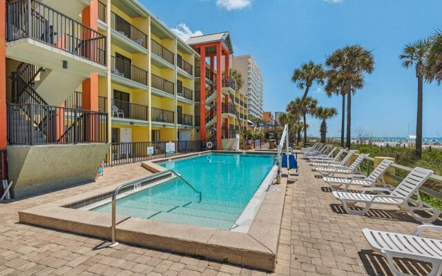 Ramada by Wyndham Panama City Beach / Beachfront