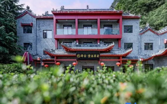 Qiongtai Hotel