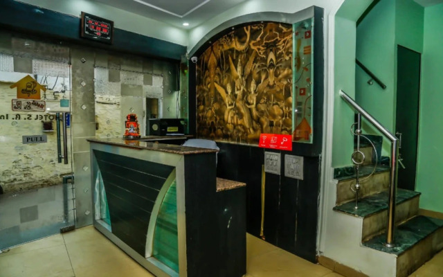 SR Inn By OYO Rooms