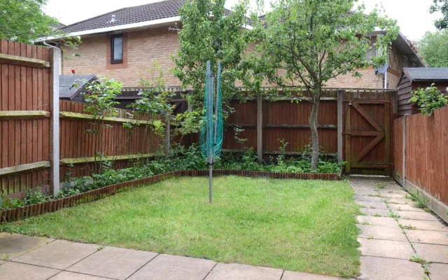 City centre 4 bedroom town house with parking A