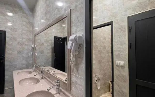 Rever Hotel