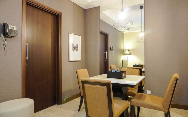 Luxurious 1BR @ L'Avenue Apartment near Sampoerna Universitas