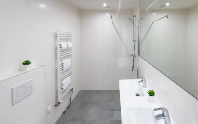 VN48 Suites by Adrez Living