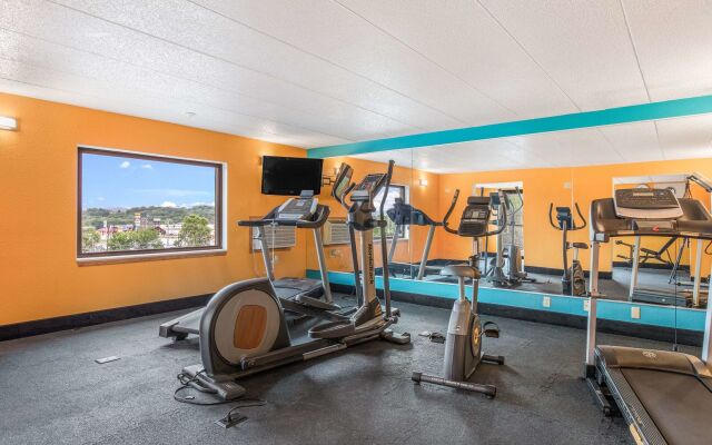 AmericInn & Suites By Wyndham Baraboo Event Center