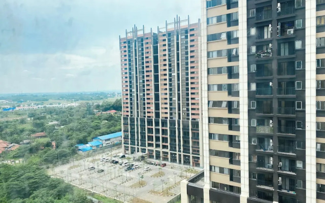 Cozy Living And Strategic 2Br At Meikarta Apartment