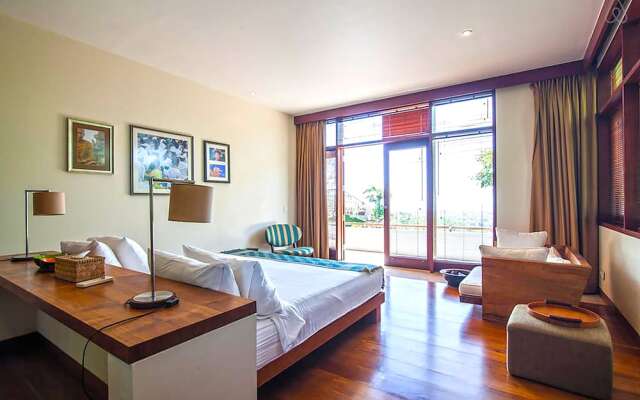 The Colonnade by Exotiq Villa Holidays