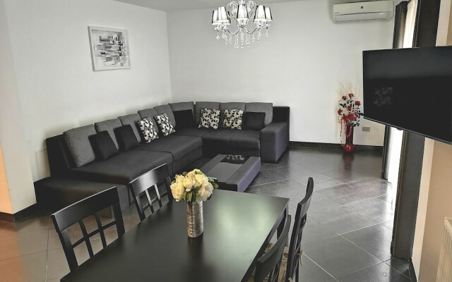 Casa Bella Apartments