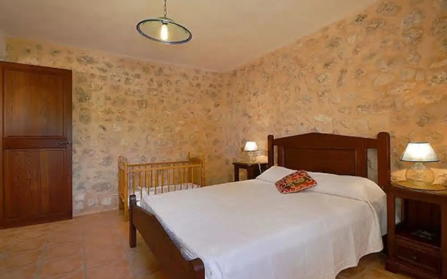 Farmhouse in Mallorca With Pool & Views