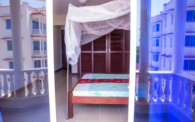 Safiri Kenya Home
