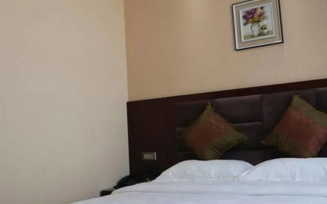 Sunshine Holiday Hotel