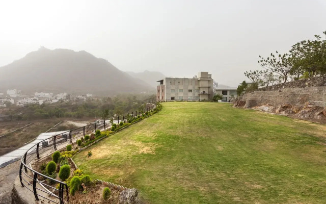 juSTa Sajjangarh Resort & Spa