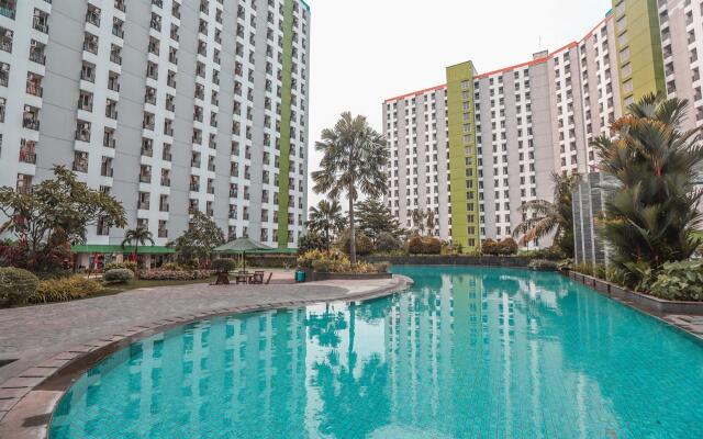 Green Lake View Luxury Apartment by Indah