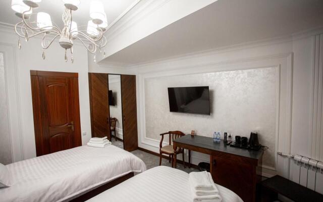 Sand Hill Hotel