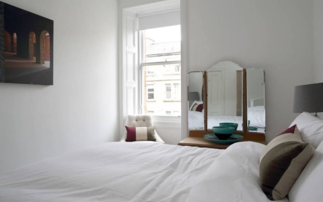 2 Bedroom Bruntsfield Apartment