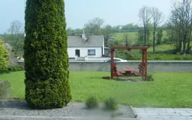 Attyrory Lodge Tourist Accommodation B&B