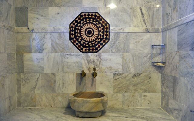 Dolphin Boutique Hotel