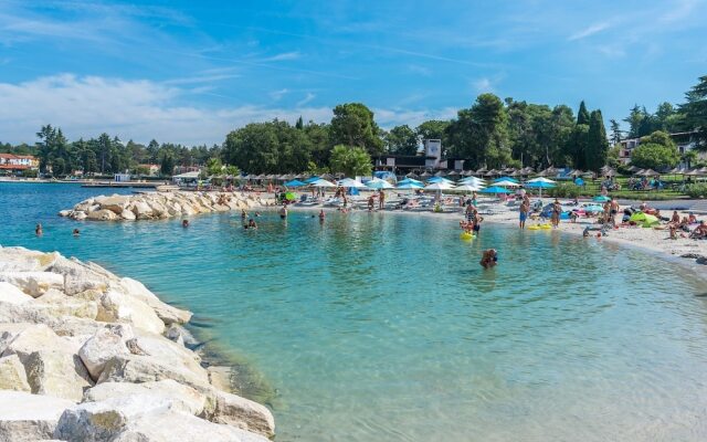 Villa Giovanna Fuskulin With Pool Near the Beach