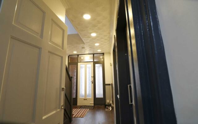 Lovely 4-bed House in Nottingham