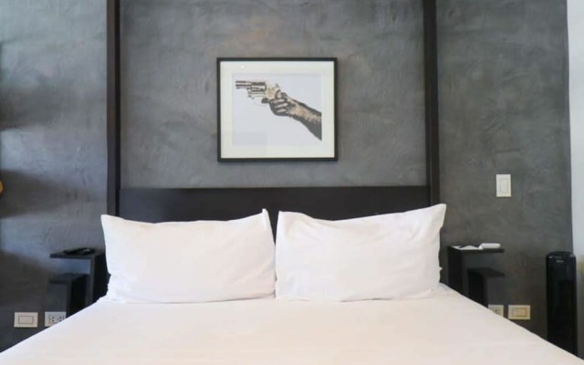 w Industrial Loft With Balcony in Barranco
