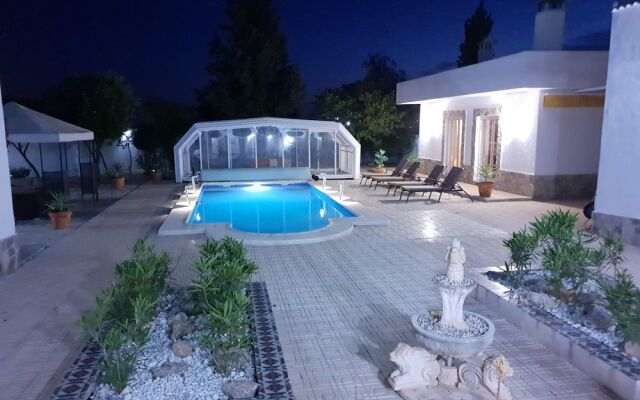 Impeccable 6-Bed Villa