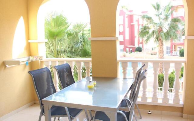 Beautiful 3 bed, 2 bath modern apartment