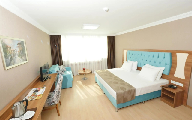 Golden Lounge Hotel