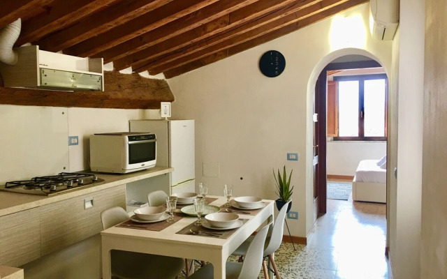 AwesHome - Lungarno Bellavista Penthouse