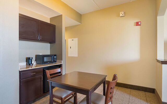 Comfort Suites Beachside