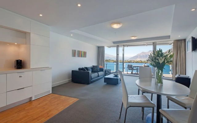 Luxury Lake Suites
