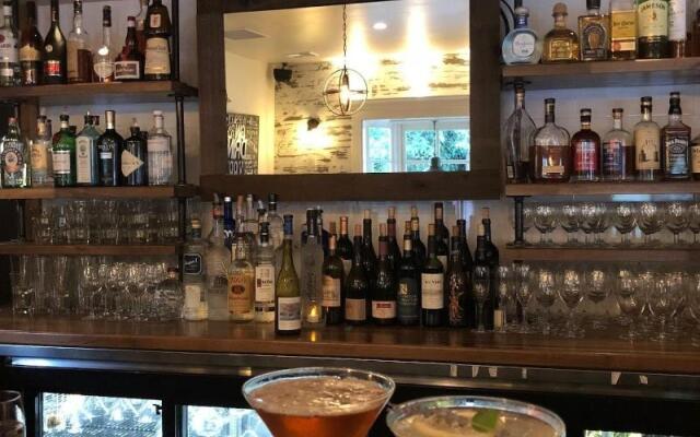 Glen Ellen Inn