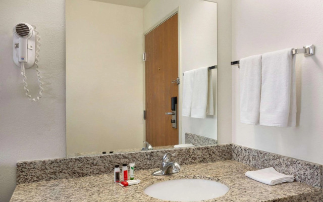 Travelodge by Wyndham Sharon Springs