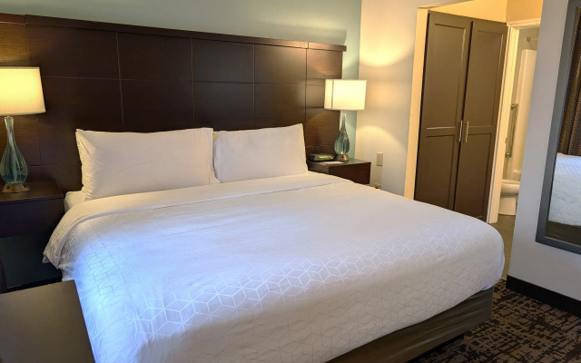 Staybridge Suites Indianapolis-Fishers by IHG
