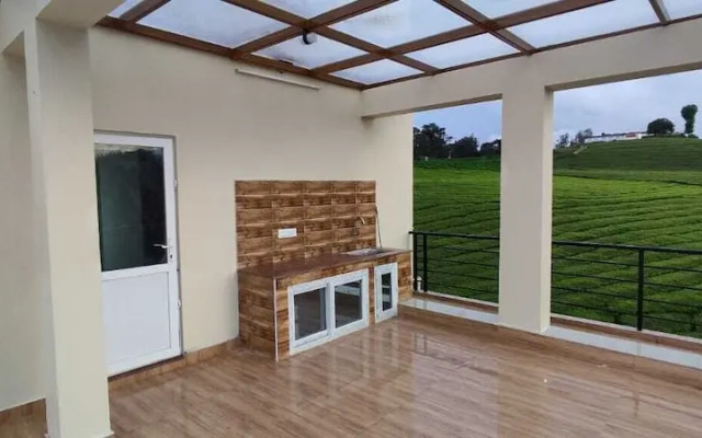 Rose garden enclave for families