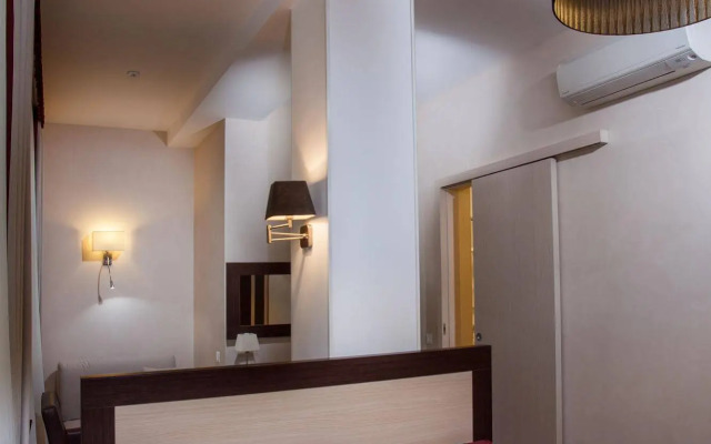 Palais Royal Hotel