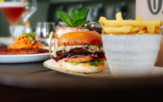 Ox Hotel Bar & Grill