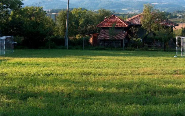 Sisters Trifonovi Guest House