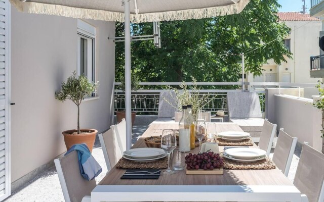 Sofia's Lemontree 3-bed House in Agios Nikolaos