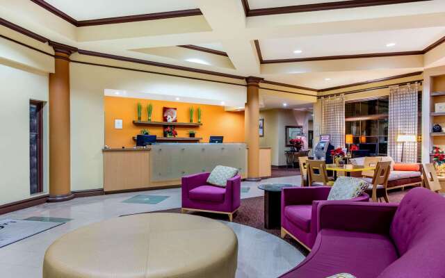 La Quinta Inn & Suites by Wyndham Raleigh Crabtree