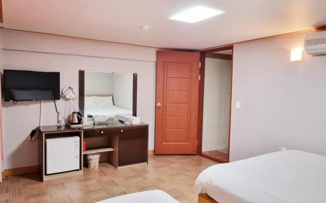 Hotel G