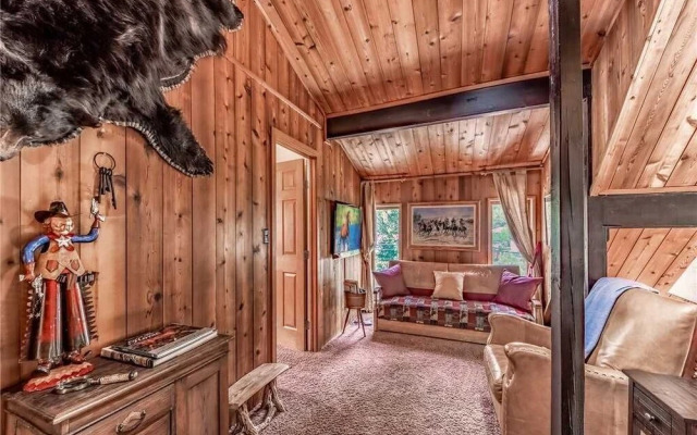 Paradise On The River Three Bedroom Cabin