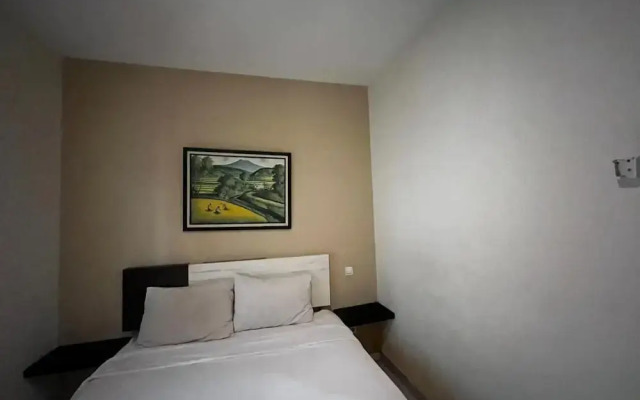 OYO 94442 Jebres Inn