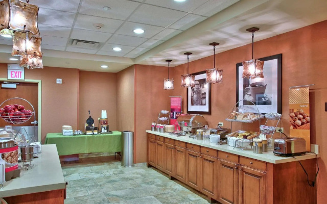 Hampton Inn & Suites Scottsdale at Talking Stick