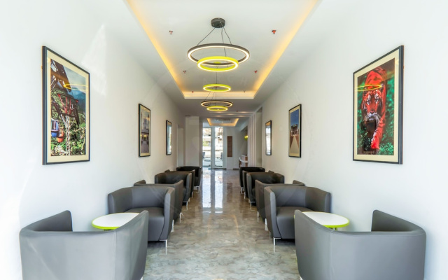 Hotel Le Roi Dehradun
