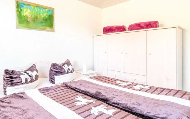 Spacious Apartment near Lake in Guntersberge