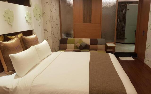 Golden Sands Motel