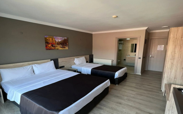 Grand Faik Hotel Çeşme
