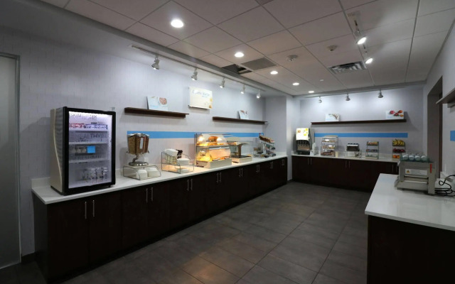 Holiday Inn Express & Suites Coffeyville by IHG