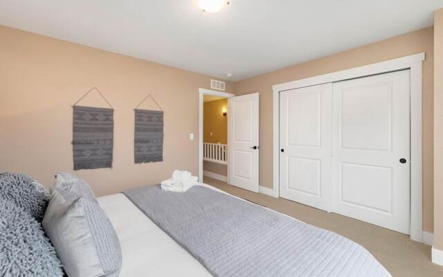 Amazing Urban Townhome Near Breweries & River!