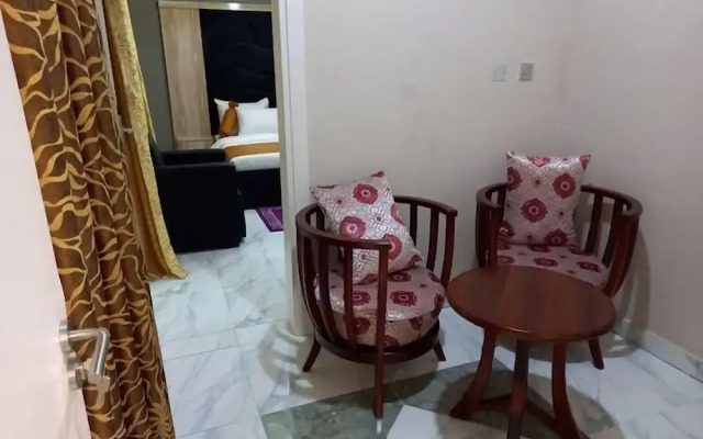 King Dee Suites and Apartments