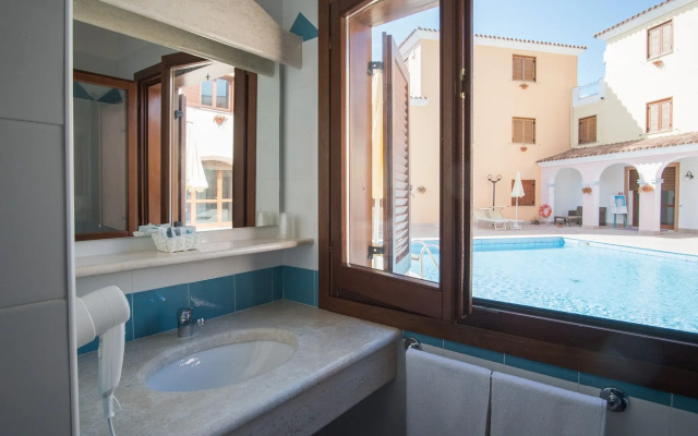 Cala Viola Residence con piscina